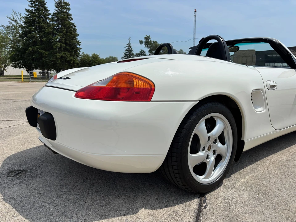 2001 Porsche 986 Boxster - Image 25 of 31