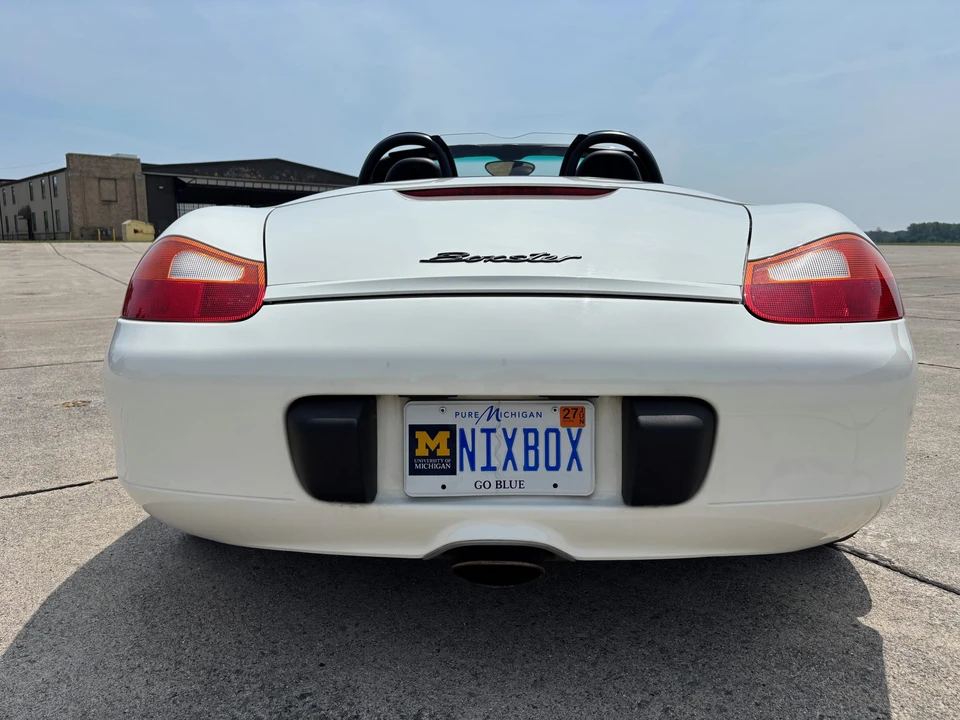 2001 Porsche 986 Boxster - Image 9 of 31