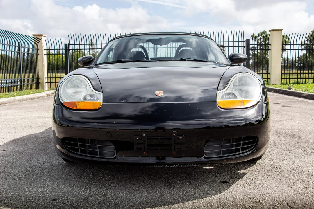 2001 Porsche 986 Boxster - Image 11 of 31