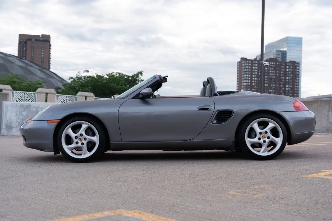 2001 Porsche 986 Boxster - Image 7 of 31