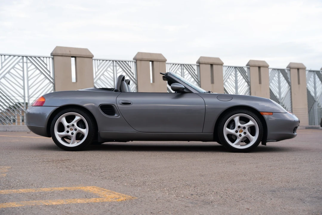 2001 Porsche 986 Boxster - Image 11 of 31
