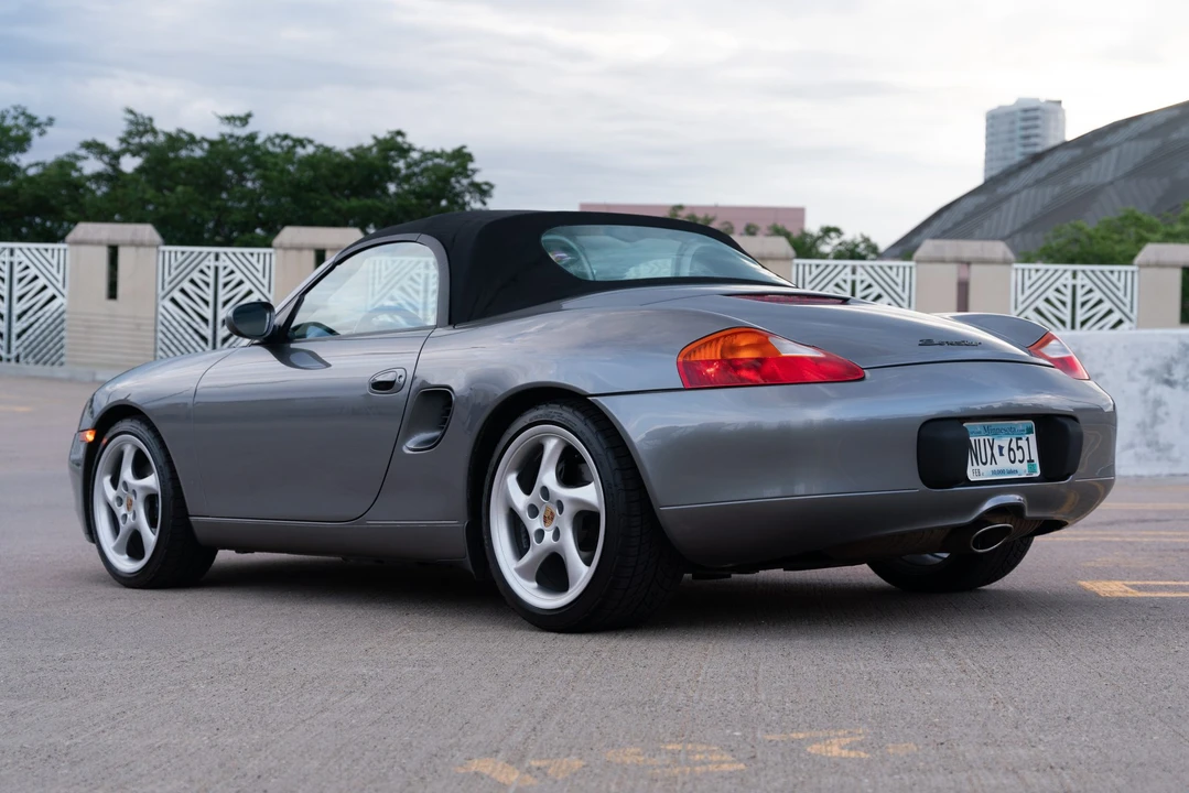 2001 Porsche 986 Boxster - Image 16 of 31
