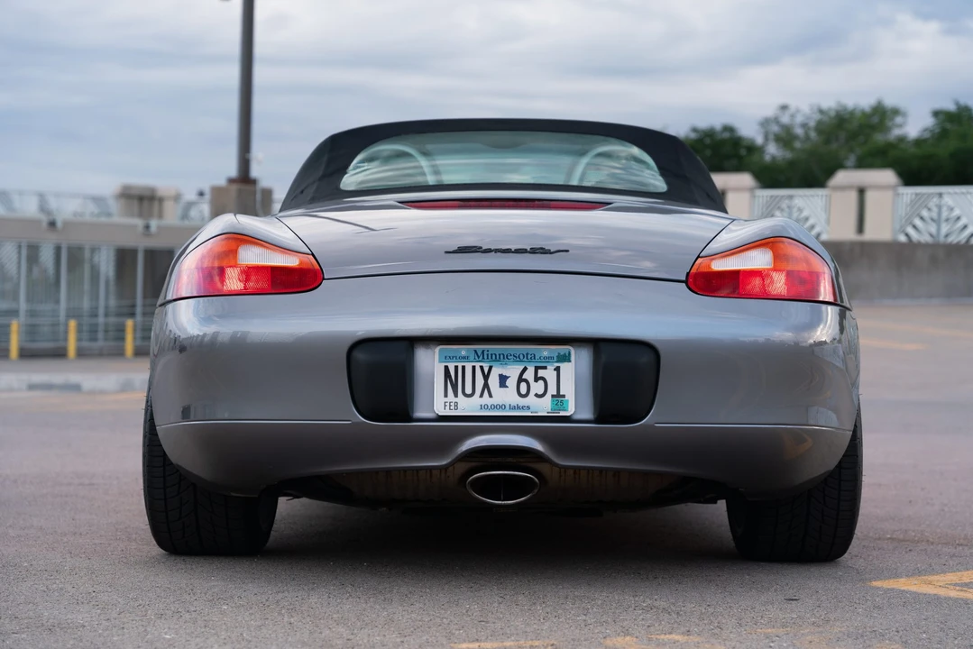 2001 Porsche 986 Boxster - Image 17 of 31