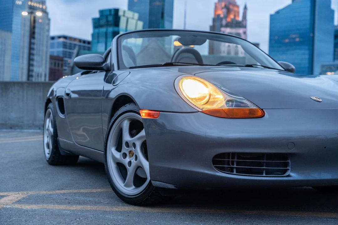 2001 Porsche 986 Boxster - Image 24 of 31