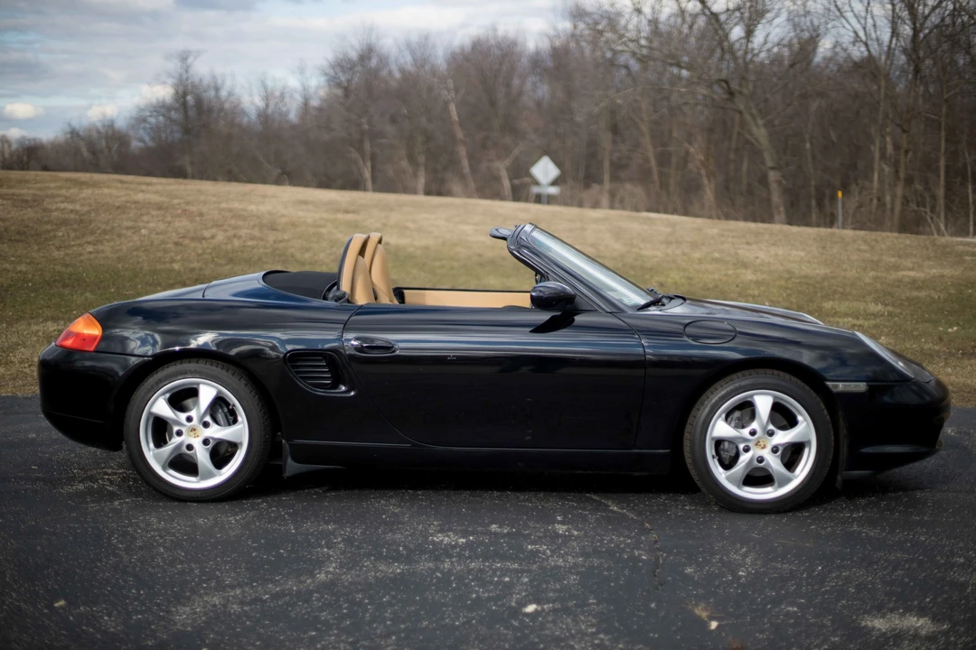2001 Porsche 986 Boxster - Image 12 of 31