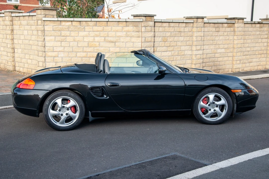 2001 Porsche 986 Boxster S - Image 11 of 30