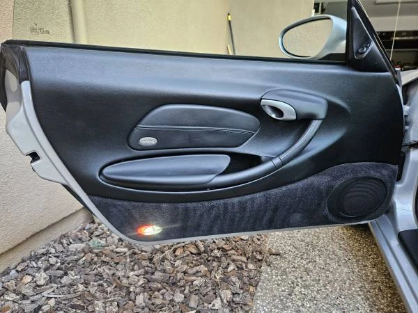 2001 Porsche 986 Boxster - Image 16 of 17