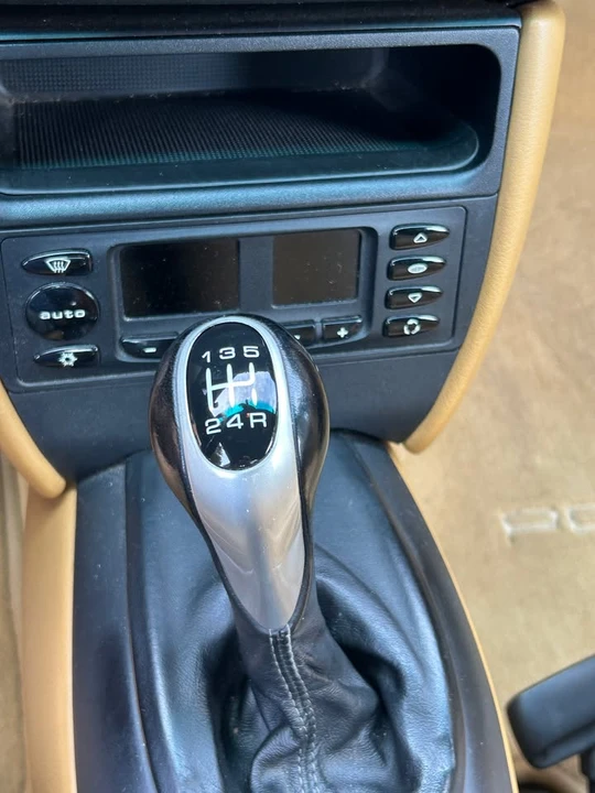 2001 Porsche 986 Boxster - Image 9 of 17