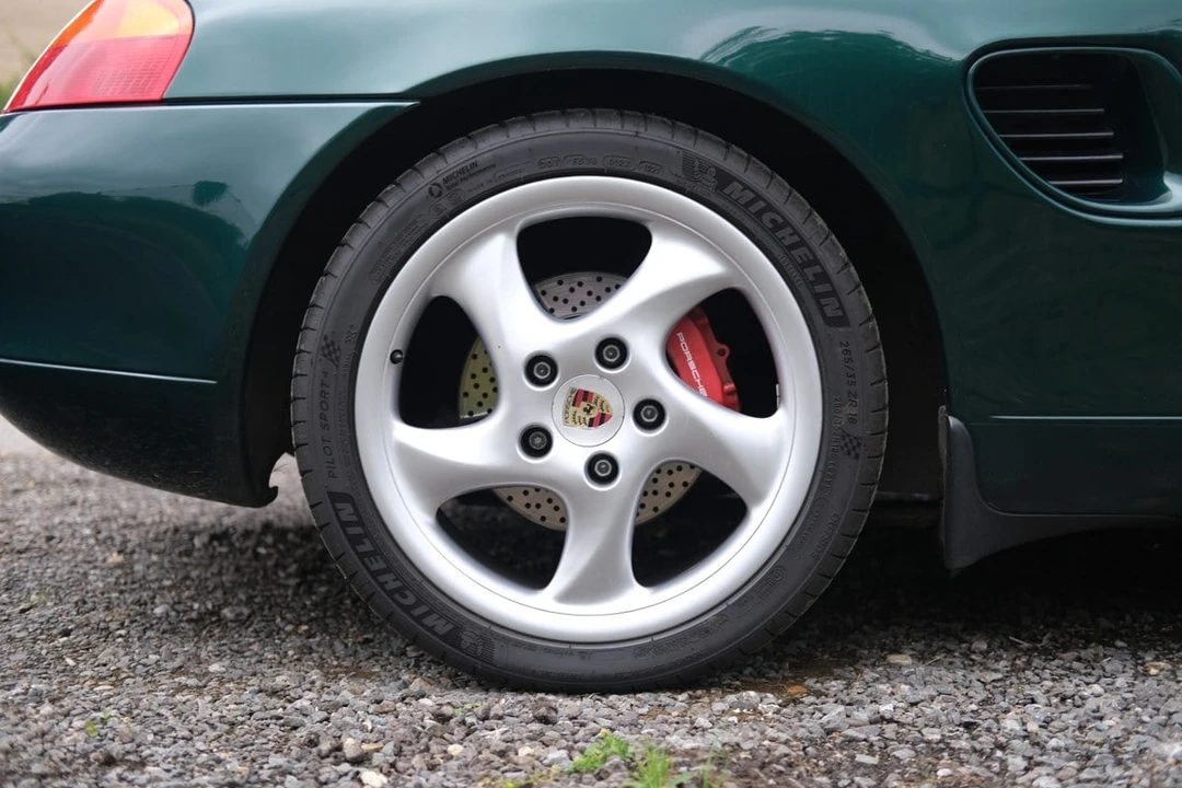 2001 Porsche 986 Boxster S - Image 17 of 30