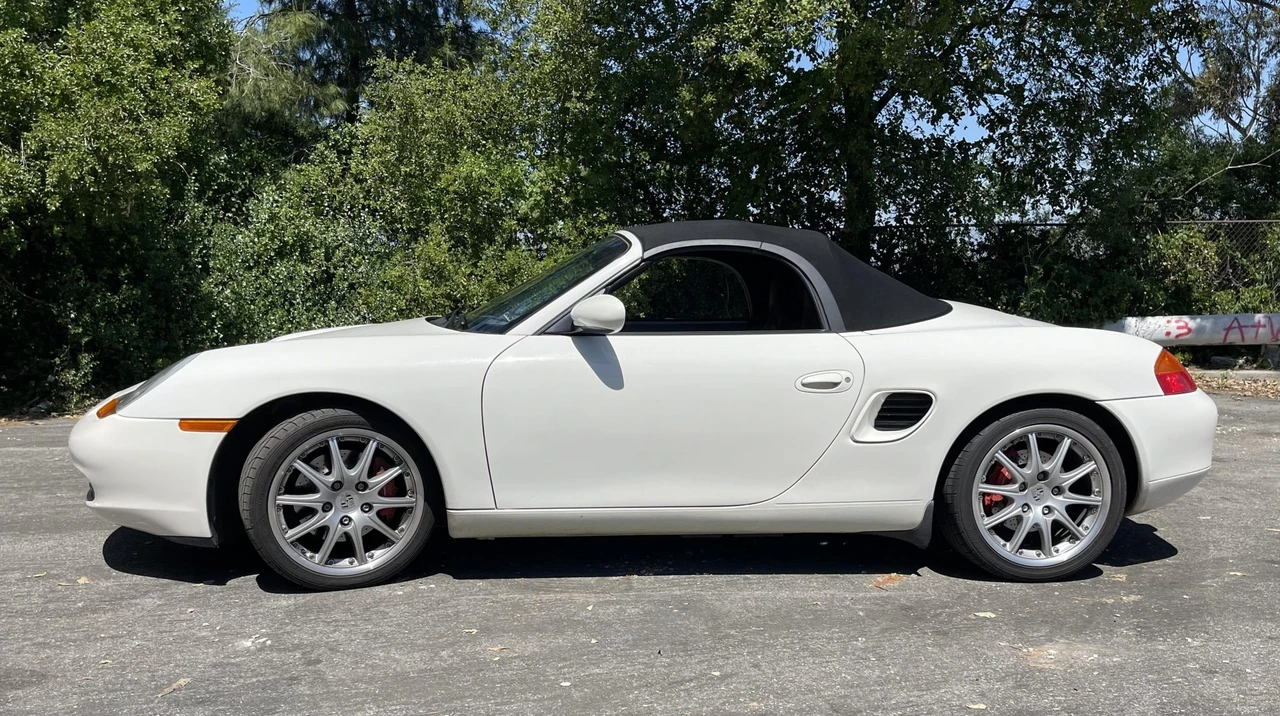 2001 Porsche 986 Boxster S - Image 24 of 31