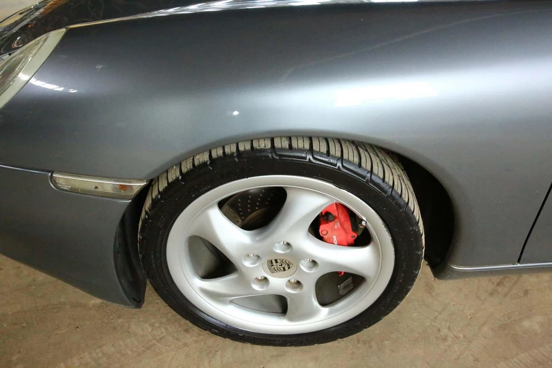 2001 Porsche 986 Boxster S - Image 13 of 31