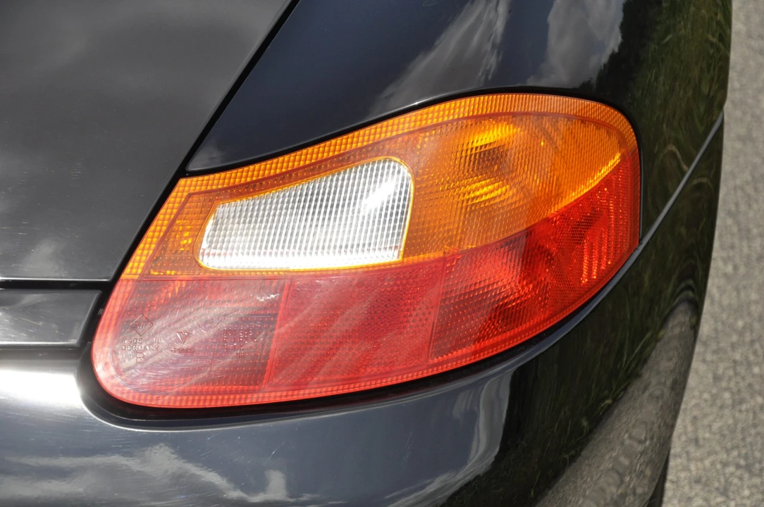 2001 Porsche 986 Boxster S - Image 28 of 31