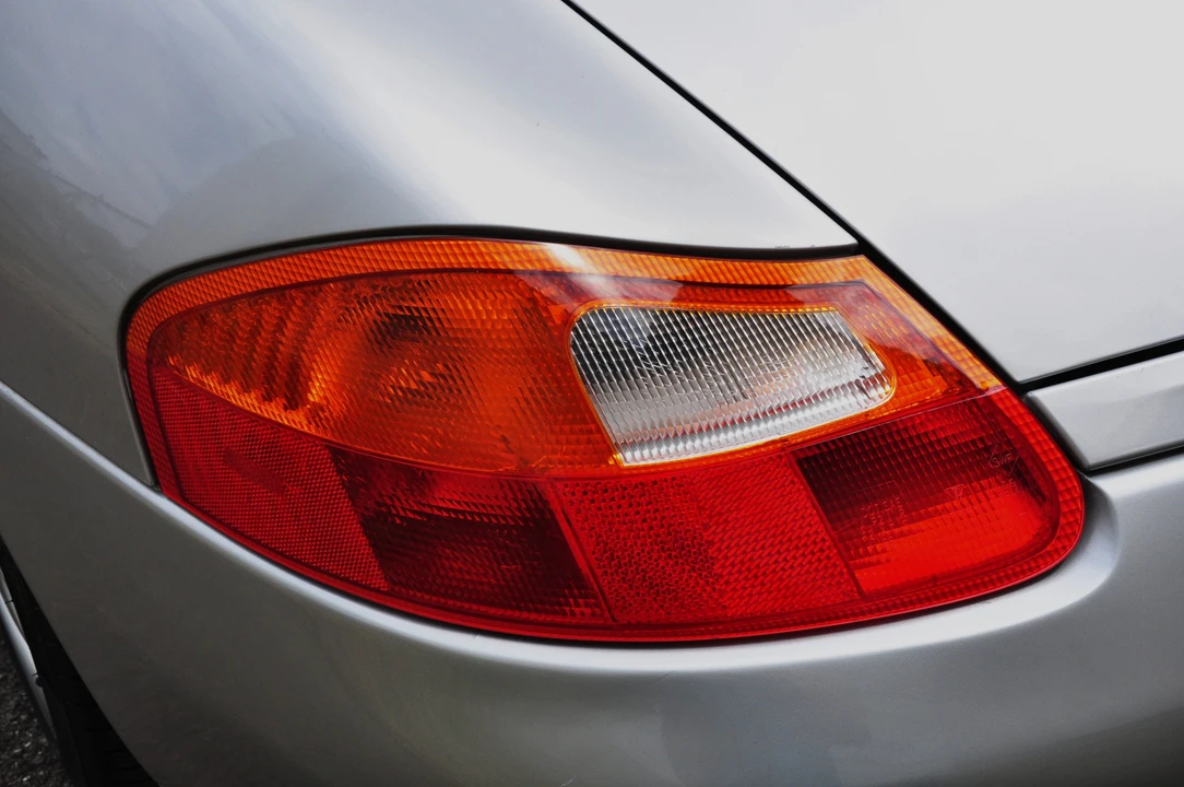 2001 Porsche 986 Boxster S - Image 24 of 31