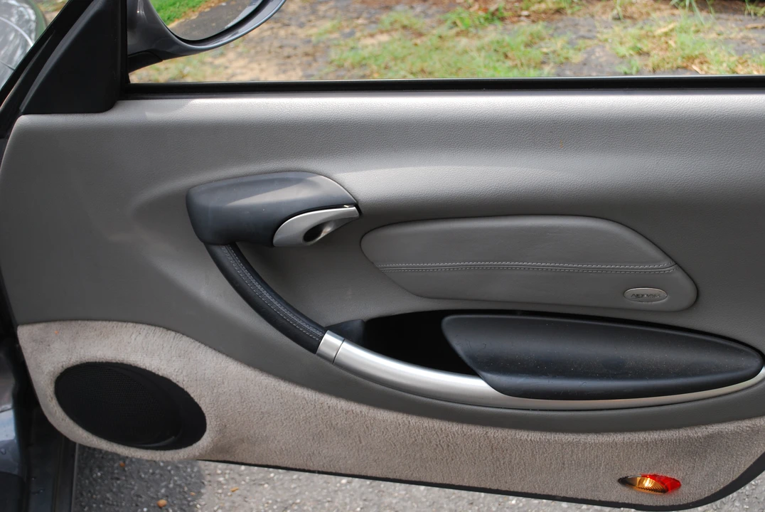 2001 Porsche 986 Boxster S - Image 20 of 31