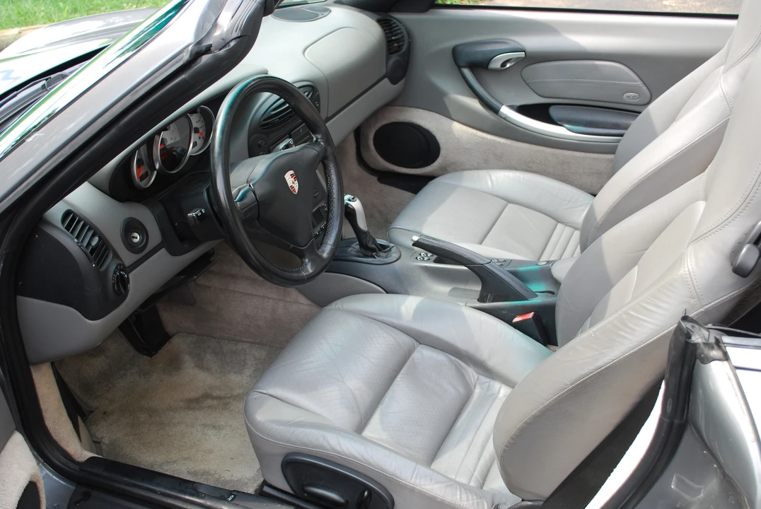 2001 Porsche 986 Boxster S - Image 16 of 31