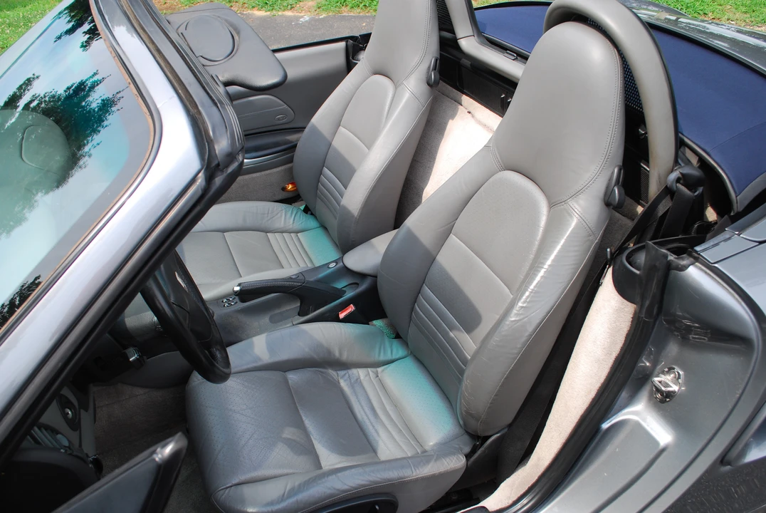2001 Porsche 986 Boxster S - Image 15 of 31