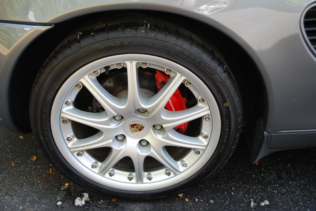 2001 Porsche 986 Boxster S - Image 9 of 31