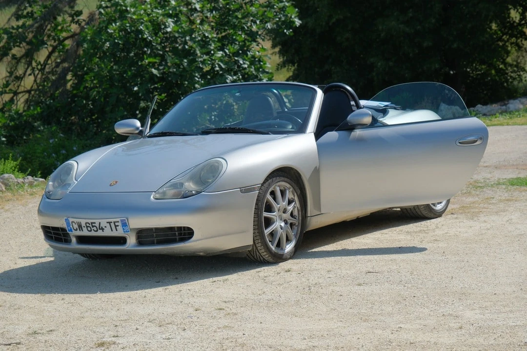 2001 Porsche 986 Boxster S - Image 15 of 30