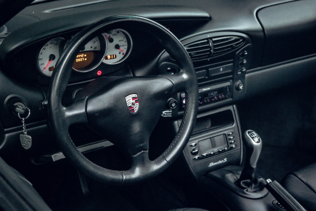 2001 Porsche 986 Boxster S - Image 9 of 31