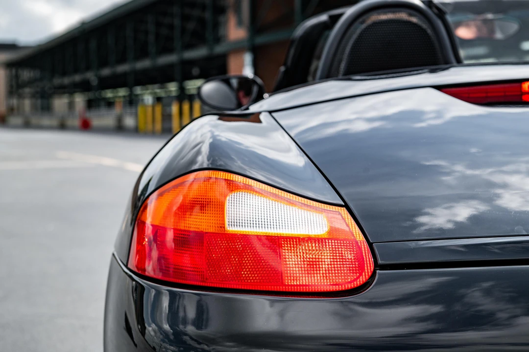 2001 Porsche 986 Boxster S - Image 23 of 31