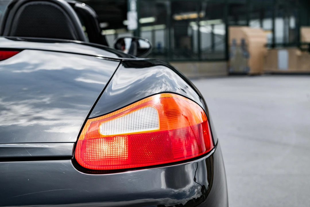 2001 Porsche 986 Boxster S - Image 24 of 31