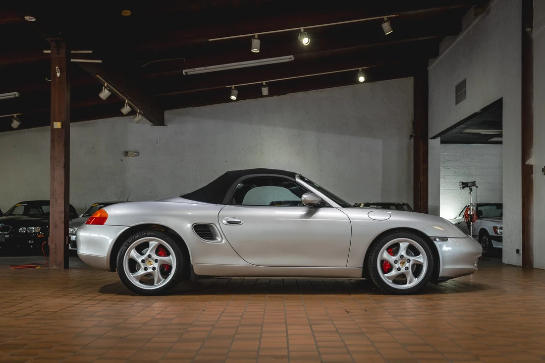 2001 Porsche 986 Boxster S - Image 9 of 31