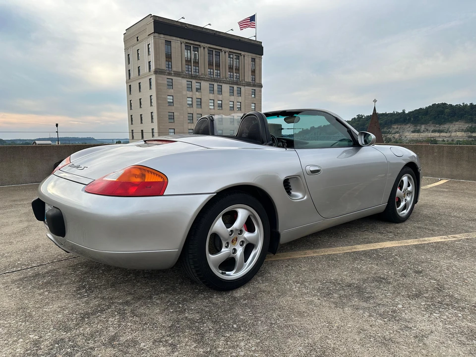 2001 Porsche 986 Boxster - Image 14 of 31