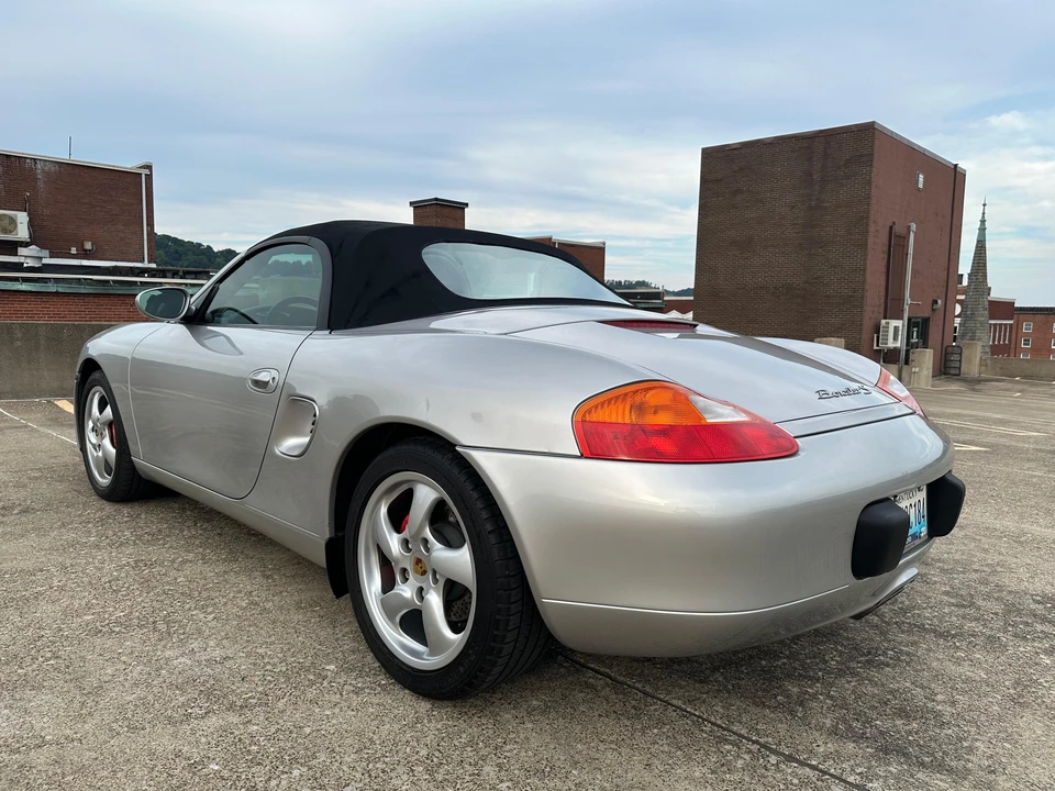 2001 Porsche 986 Boxster - Image 19 of 31