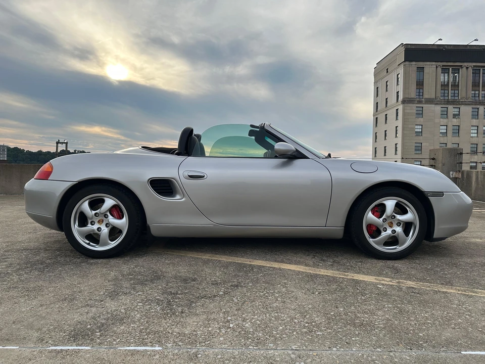 2001 Porsche 986 Boxster - Image 15 of 31