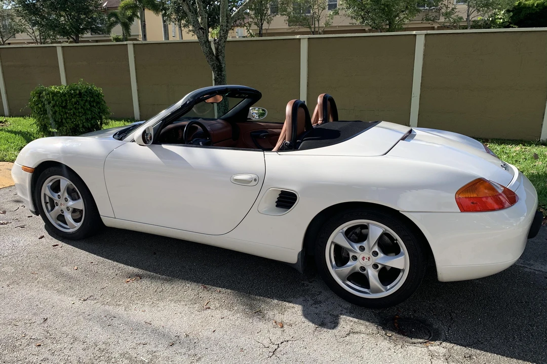 2001 Porsche 986 Boxster - Image 4 of 31