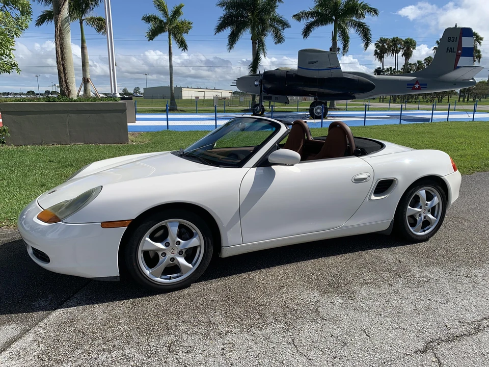 2001 Porsche 986 Boxster - Image 12 of 31