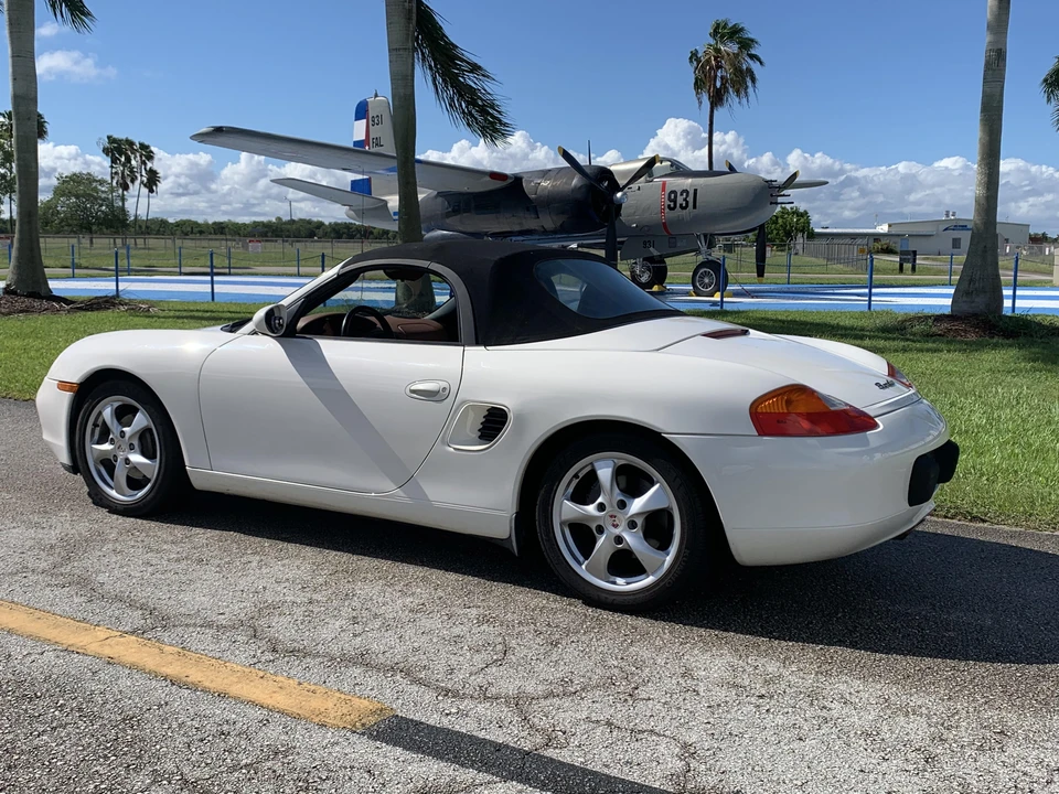 2001 Porsche 986 Boxster - Image 19 of 31