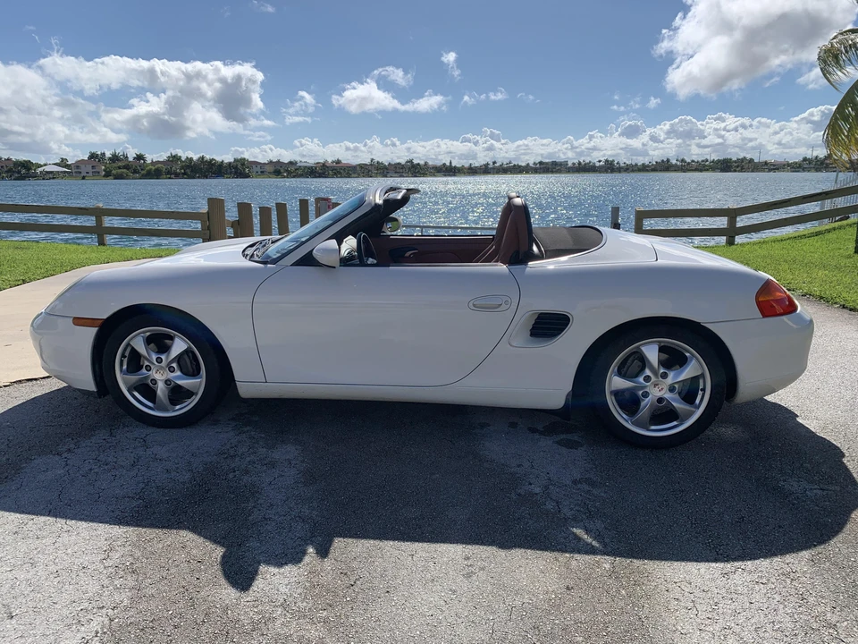 2001 Porsche 986 Boxster - Image 16 of 31