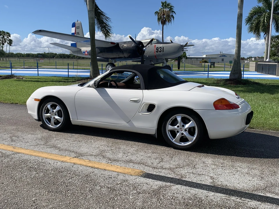 2001 Porsche 986 Boxster - Image 18 of 31