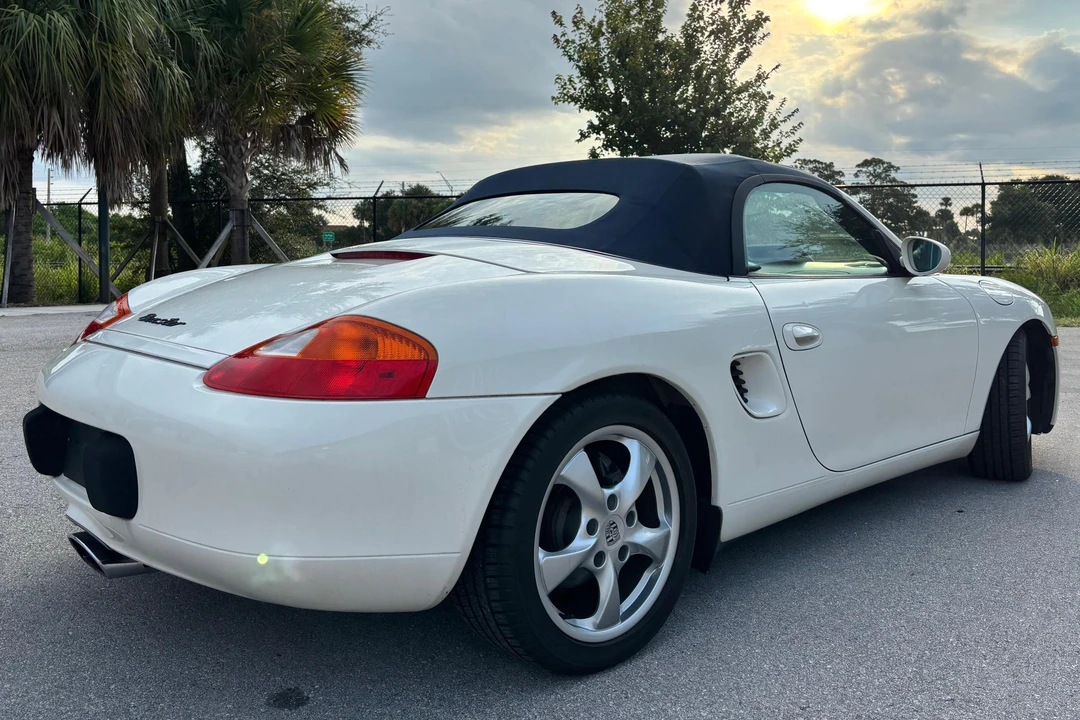 2001 Porsche 986 Boxster - Image 4 of 31