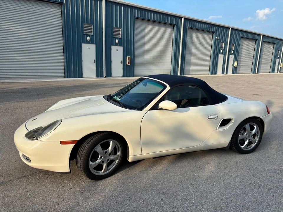 2001 Porsche 986 Boxster - Image 8 of 31