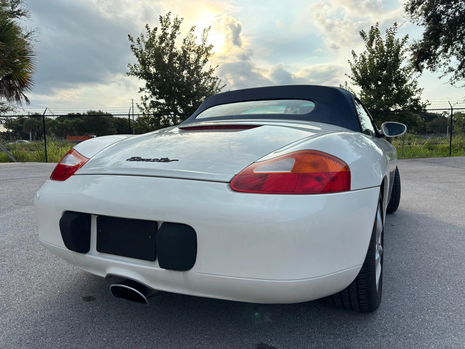 2001 Porsche 986 Boxster - Image 16 of 31