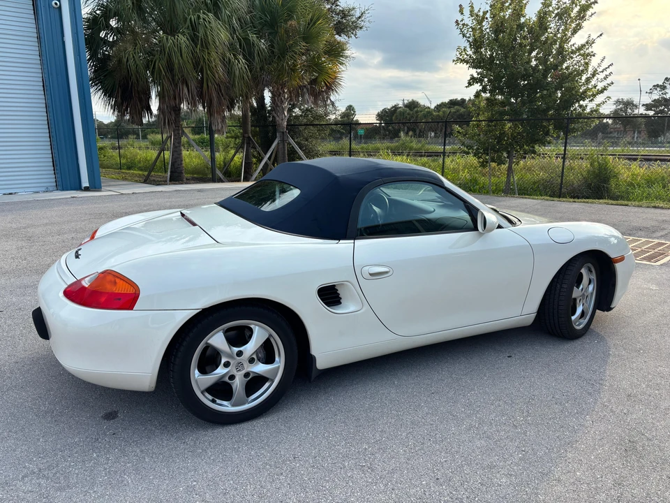 2001 Porsche 986 Boxster - Image 18 of 31
