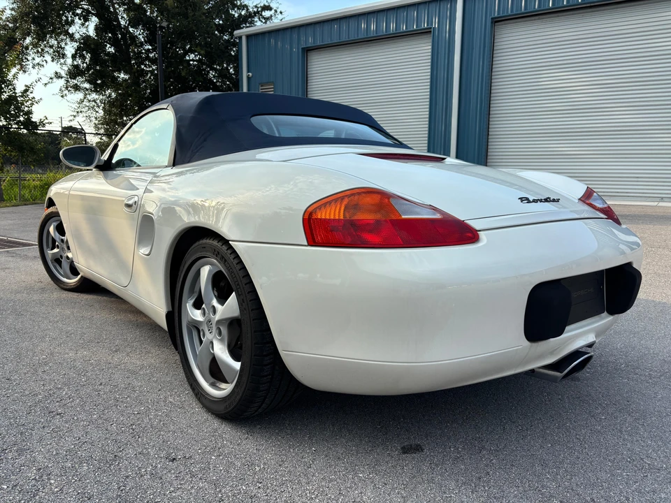 2001 Porsche 986 Boxster - Image 12 of 31