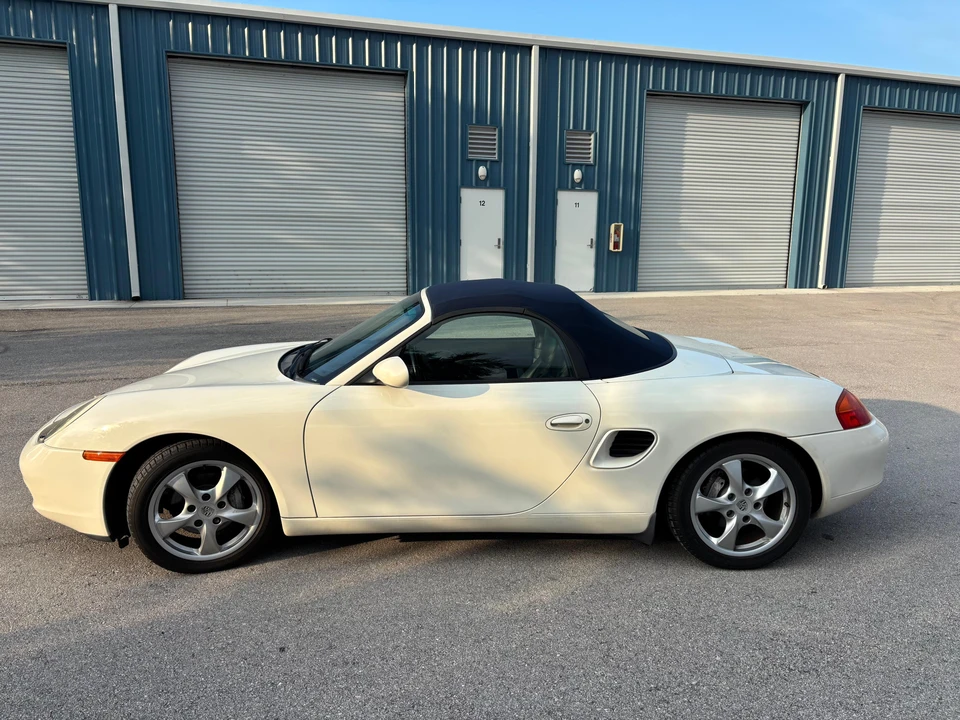 2001 Porsche 986 Boxster - Image 10 of 31