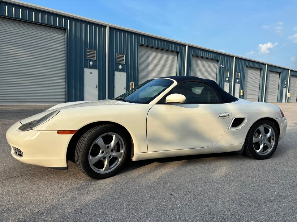 2001 Porsche 986 Boxster - Image 9 of 31