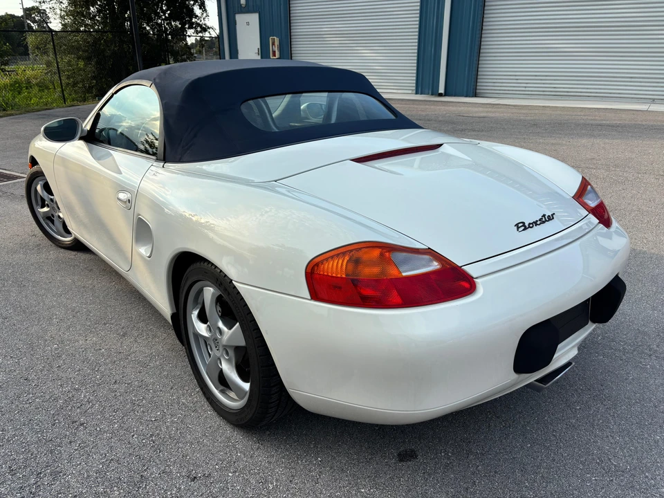 2001 Porsche 986 Boxster - Image 13 of 31