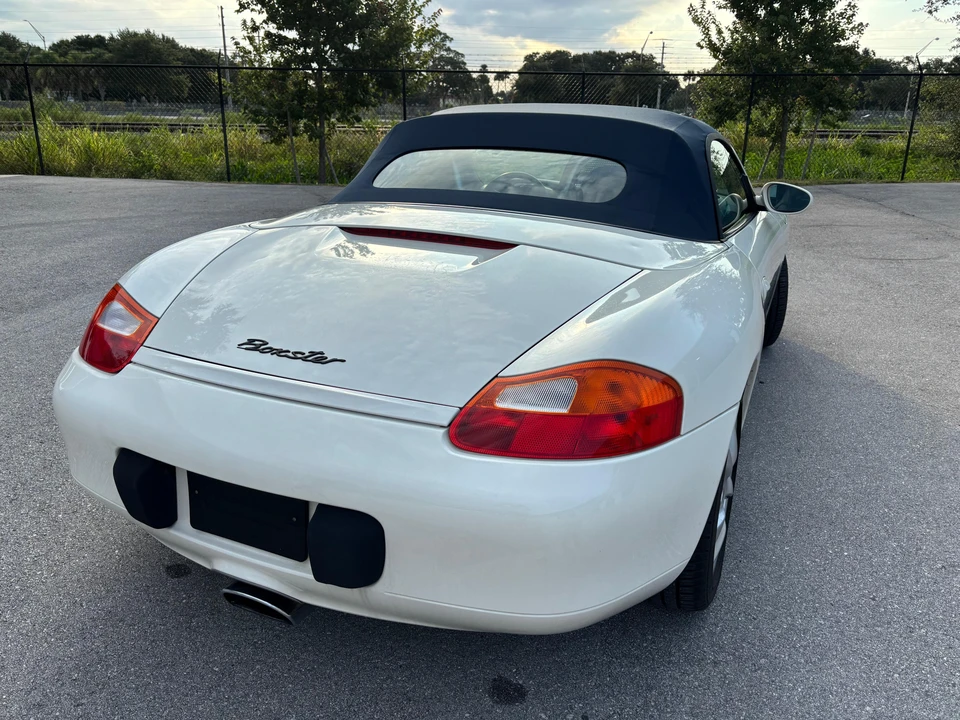 2001 Porsche 986 Boxster - Image 15 of 31
