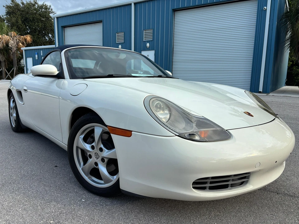 2001 Porsche 986 Boxster - Image 24 of 31