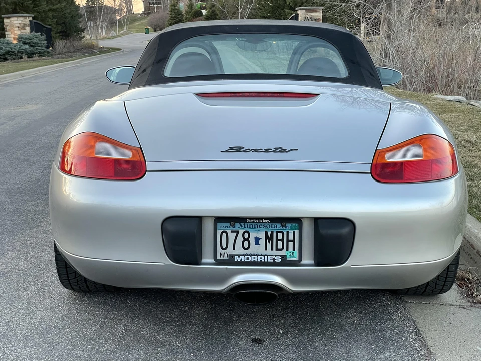 2001 Porsche 986 Boxster - Image 17 of 31