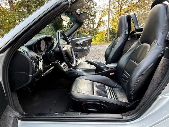 2001 Porsche 986 Boxster - Image 5 of 31