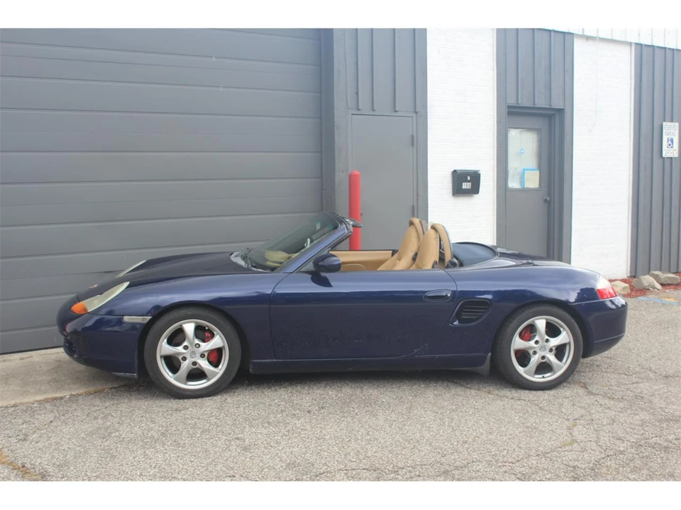 2001 Porsche 986 Boxster - Image 9 of 31