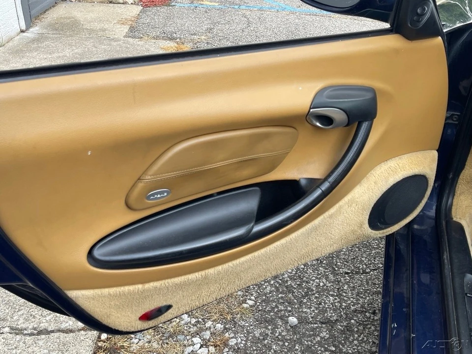 2001 Porsche 986 Boxster - Image 17 of 21