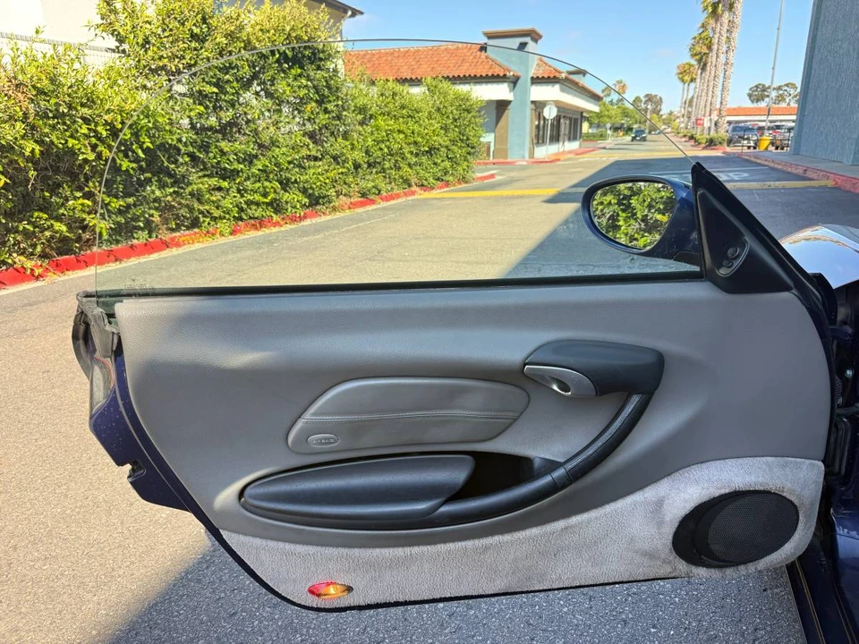 2001 Porsche 986 Boxster - Image 15 of 17