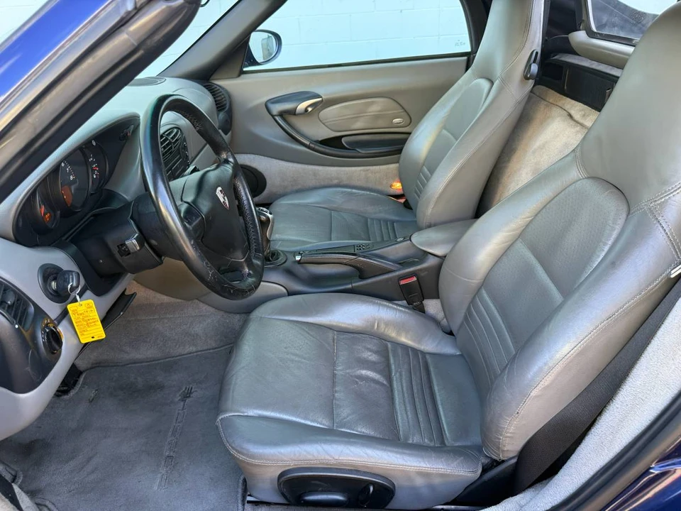 2001 Porsche 986 Boxster - Image 16 of 17